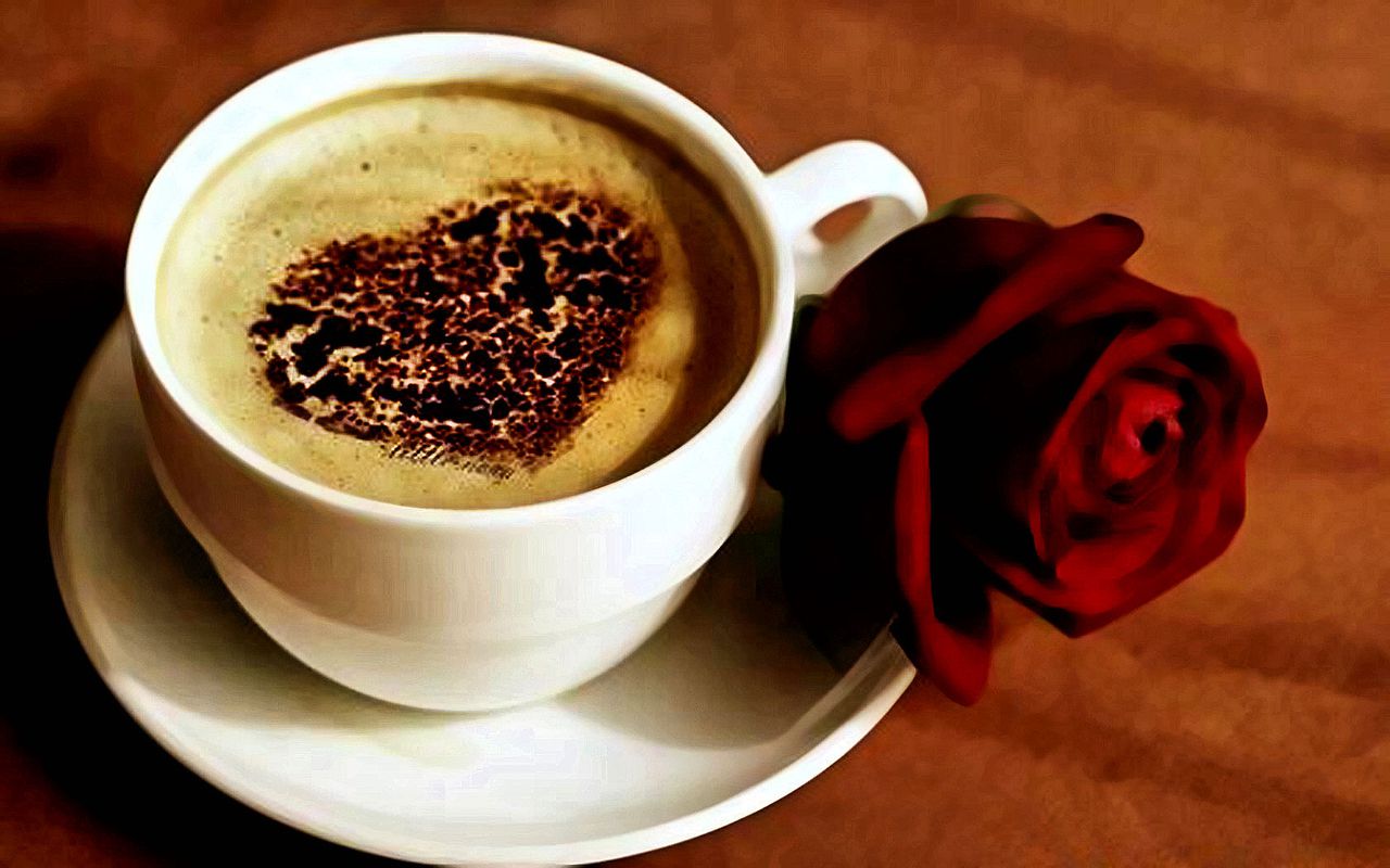 Ly sứ uống cafe cappuccino - Cappuccino và tình yêu
