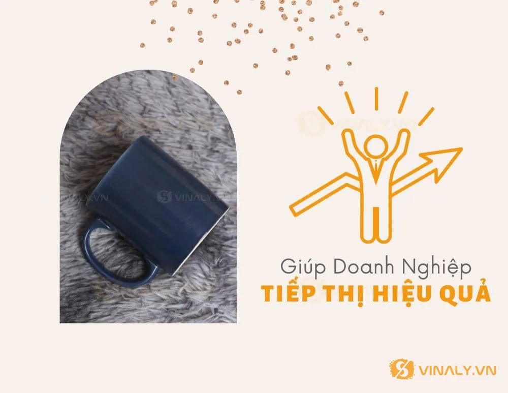 LY SỨ TRỤ MÀU XANH CỬU LONG - cốc màu xanh 11 Ly sứ trụ màu xanh cửu long in logo đặt nghiêng trên nền lông xám, lòng trắng, kèm biểu tượng tiếp thị hiệu quả.