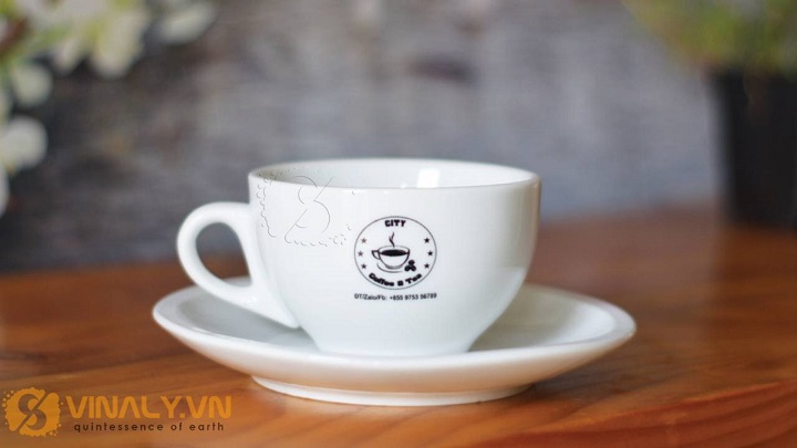 Ly sứ cafe in logo tinh tế