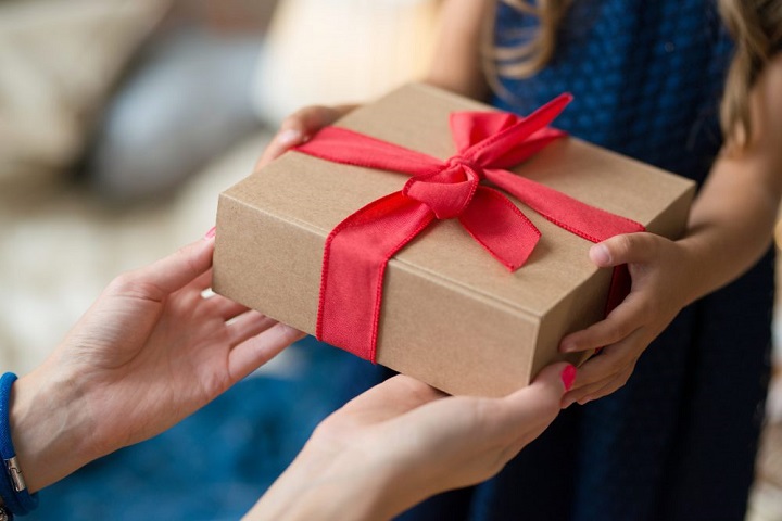 Lưu ý doanh nghiệp cần tránh khi tặng quà