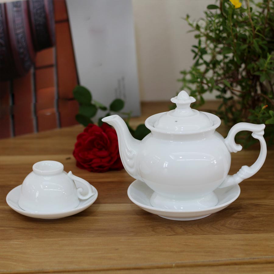 Bộ ấm trà Cát Tường với thiết kế cách điệu tạo cảm giác quý phái 