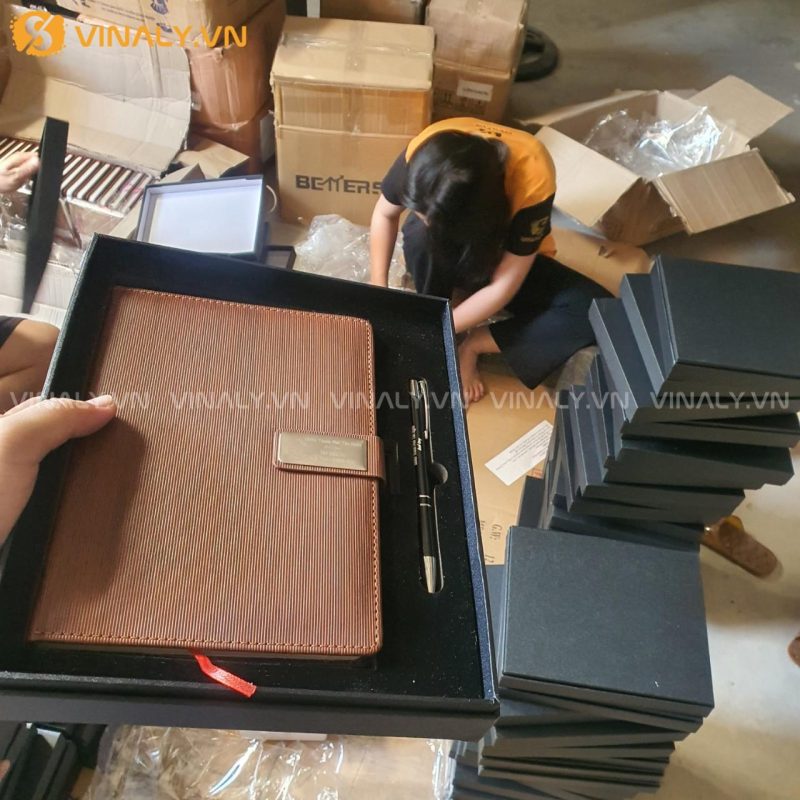 V-AT-C02 | ÁO THUN 100% COTTON 2 CHIỀU 250GMS LÀM ÁO NHÓM - ÁO TAY LỠ DỄ PHỐI ĐỒ 39 Xưởng đóng gói quà tặng Vinaly