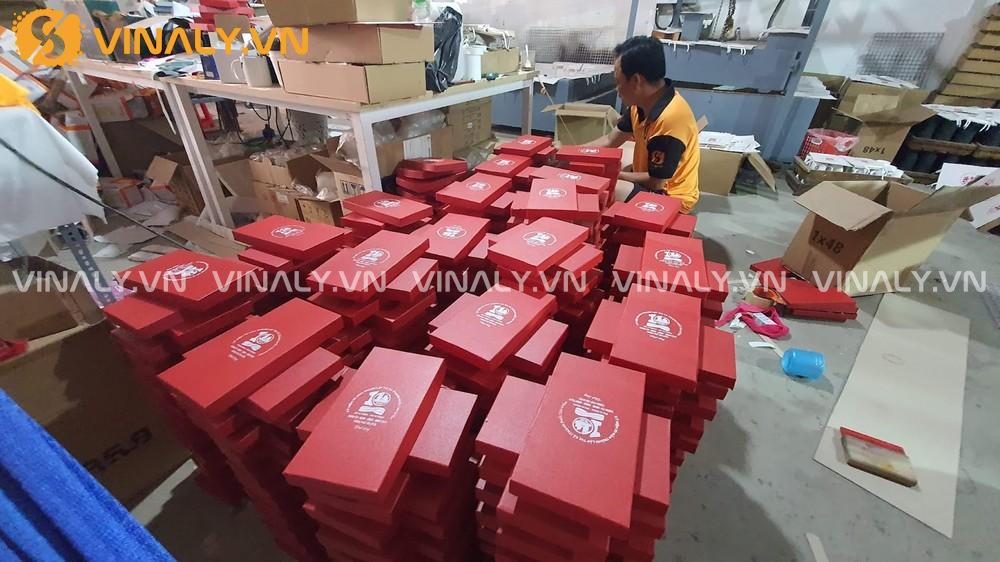 TOP 5 Công Ty Quà Tặng Quảng Cáo TPHCM Uy Tín 2 Công xưởng quả tặng Vinaly