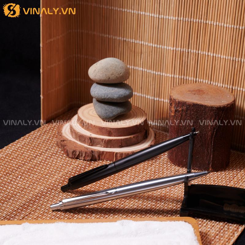 LEON DIO FELIRITTER - BÚT KÝ LUẬT SƯ THANH LỊCH 14 LEON DIO FELIRITTER - BÚT KÝ LUẬT SƯ CAO CẤP