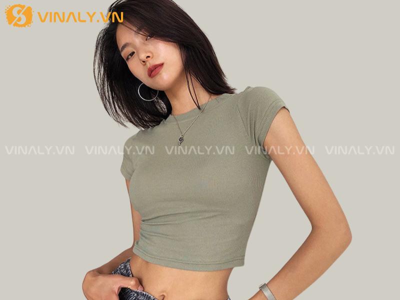 Dáng áo croptop ôm cho cô nàng cá tính