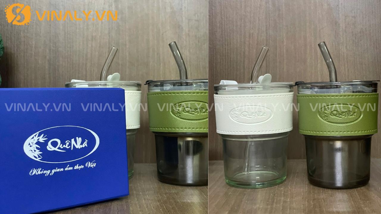 Vinaly hoàn thiện dự án in logo ly thủy tinh bọc da Quê Nhà 5 Vinaly – Đơn vị tiên phong trong sản xuất quà tặng doanh nghiệp cao cấp