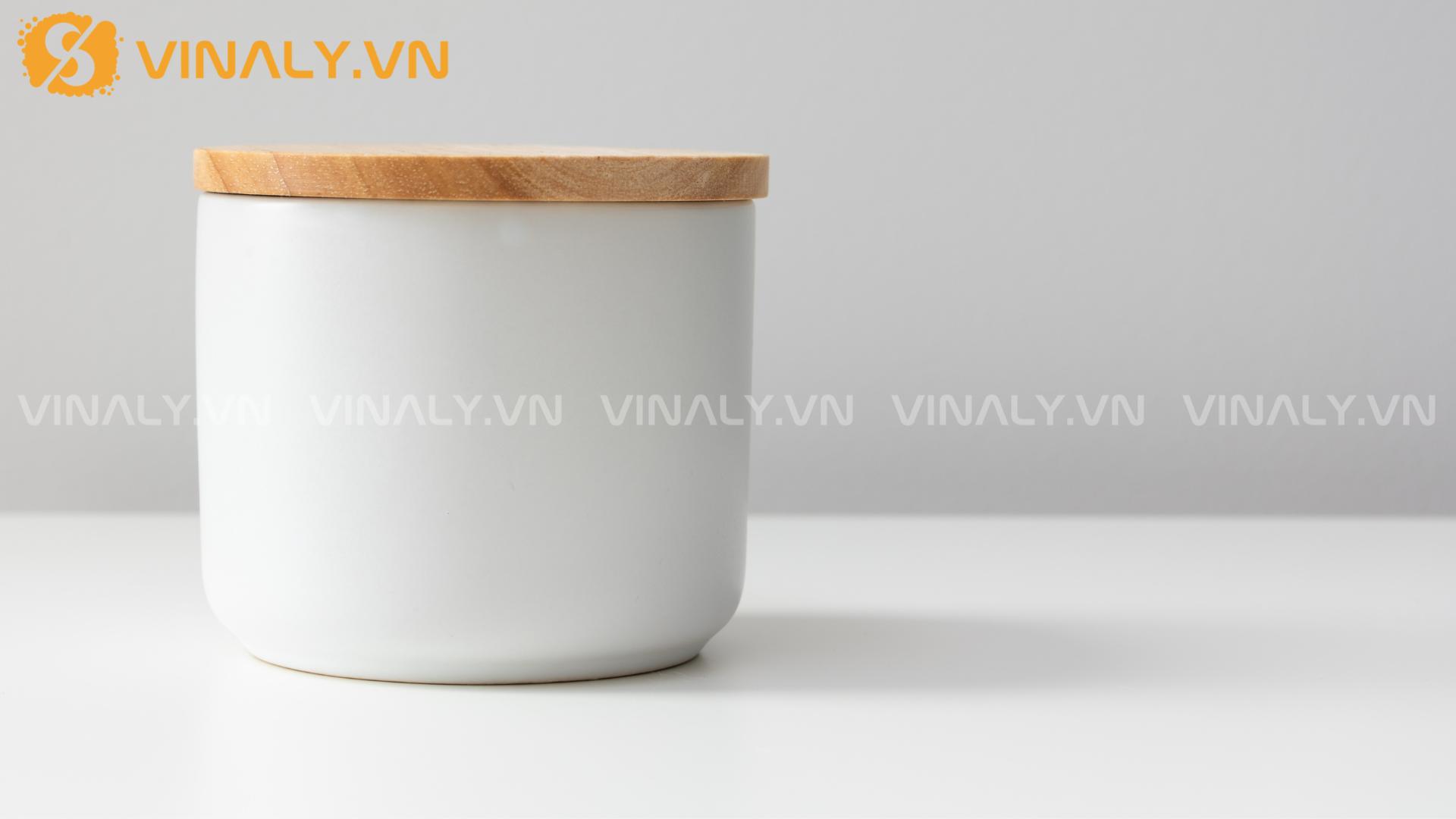 5 Lợi ích khi in cốc sứ làm quà tặng doanh nghiệp 3 Cốc sứ nắp gỗ