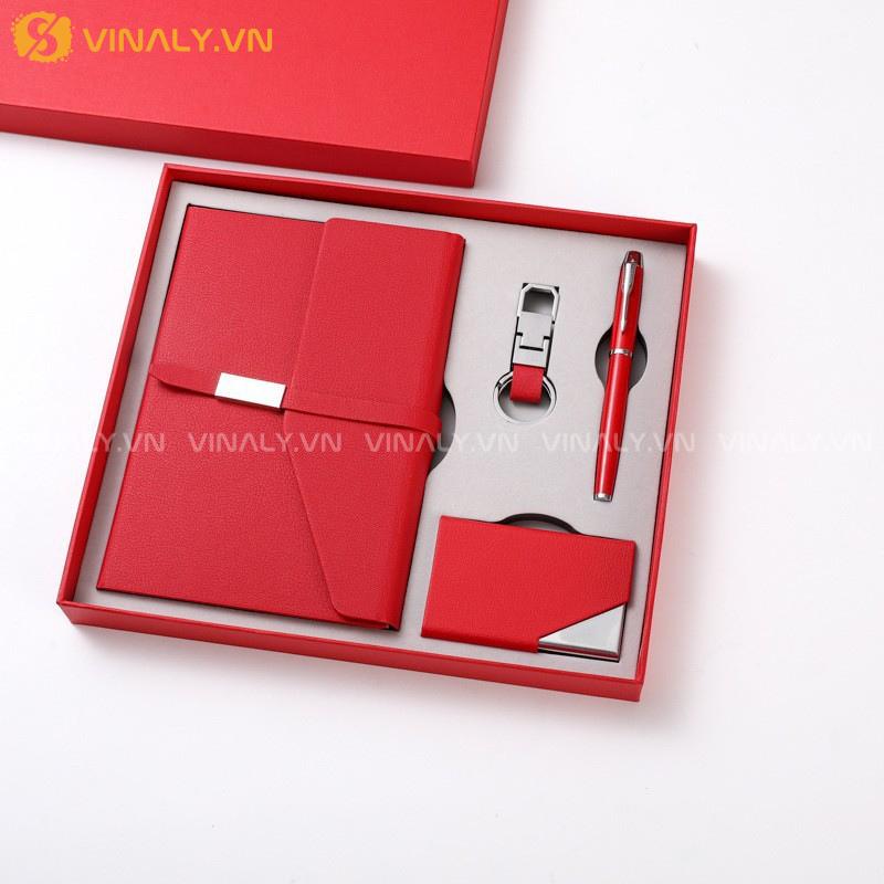 QT-QTDN-01-02-01 | HỘP QUÀ DOANH NGHIỆP CAO CẤP SỔ DA, BÚT KÝ, USB VÀ CARDHOLDER IN LOGO SANG TRỌNG MÀU ĐỎ