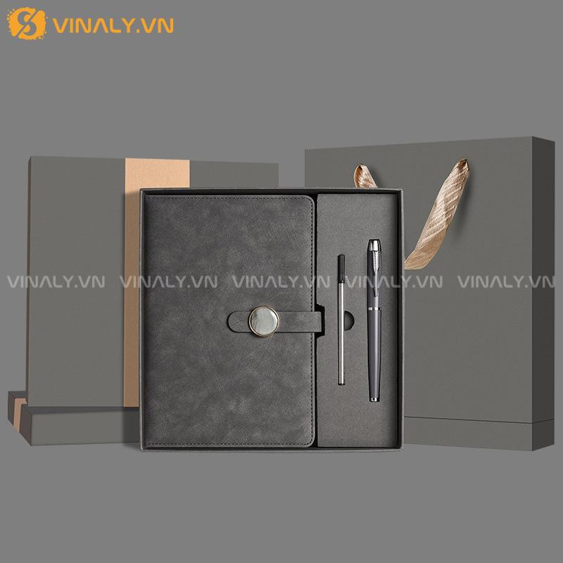 QT-QTDN-01-07-01 | SET SỔ BÚT DA VÂN NẮP GÀI VÀ BÚT KÝ KIM LOẠI CHUYÊN NGHIỆP CHO NHÂN VIÊN VĂN PHÒNG - TÔNG XÁM CAO CẤP