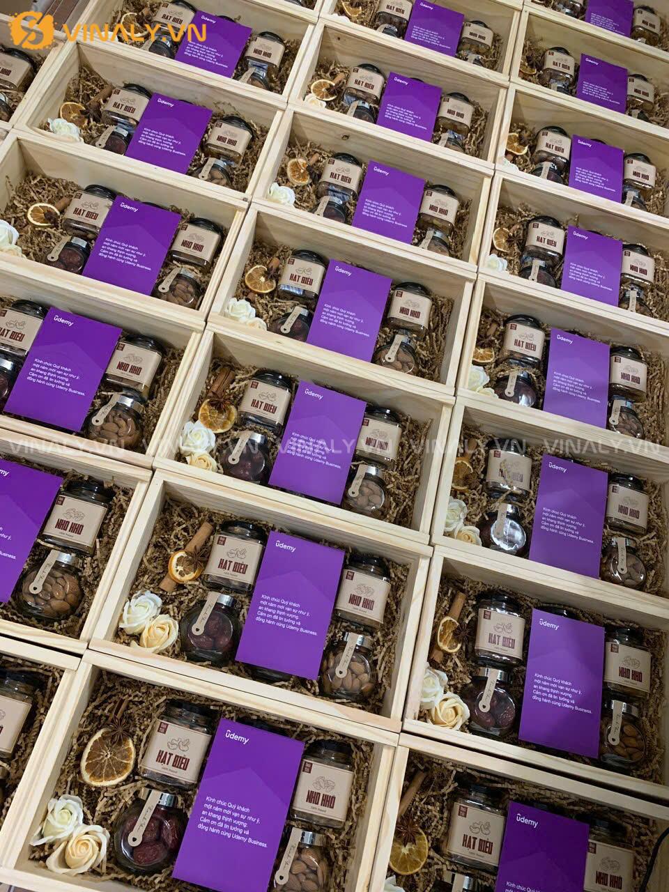 Quà Tết Công Ty 2026 – Thay Bạn Gửi Gắm Vào Sự Tỉ Mỉ Từng Chi Tiết Trong Mỗi Set Quà