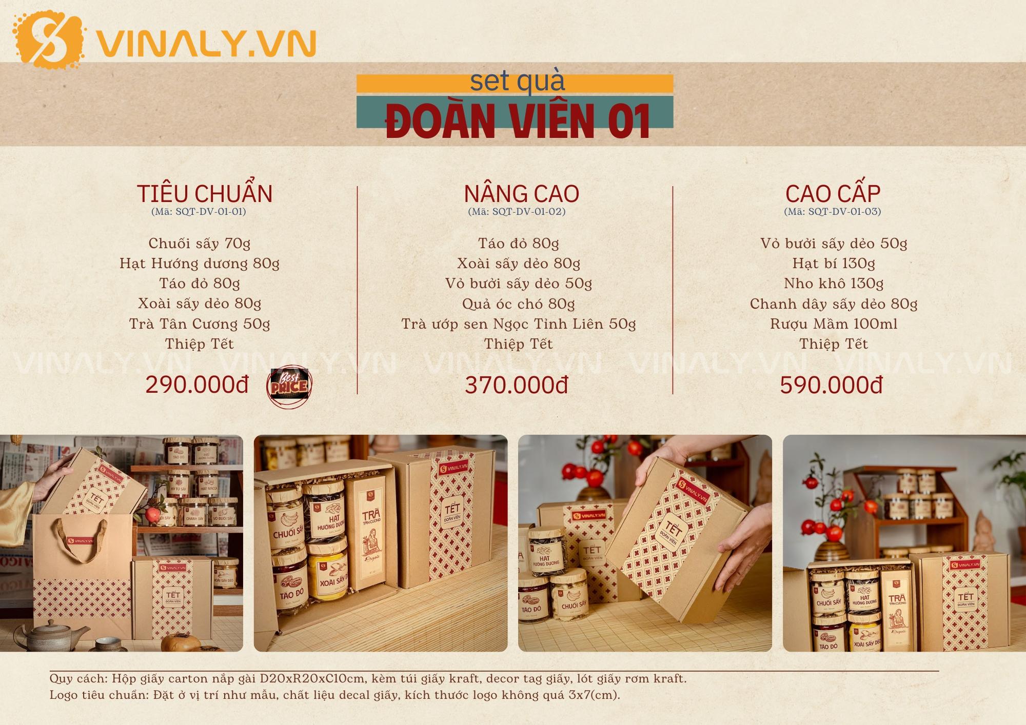 Hình ảnh Set Quà Tết Đoàn Viên 01 của Vinaly gồm các loại hạt, trái cây sấy, trà và thiệp Tết, đóng trong hộp giấy kraft nắp gài trang trí hoạ tiết truyền thống. Có 3 phiên bản: tiêu chuẩn, nâng cao và cao cấp.