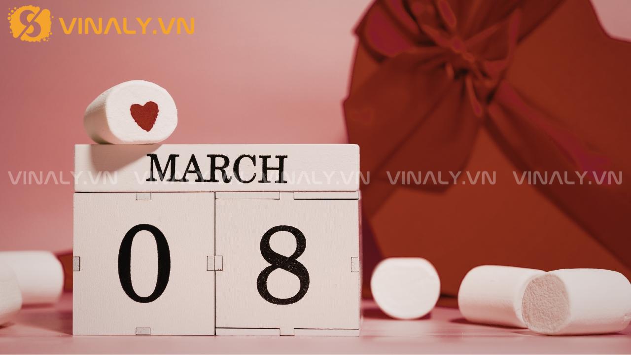 quà tặng 8/3 cho công nhân ý nghĩa gồm ly sứ, muối ngâm chân và hộp quà chăm sóc sức khỏe