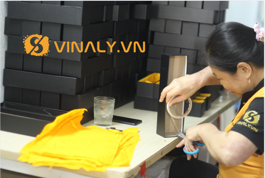 quà tặng ngày thành lập đoàn - Vinaly