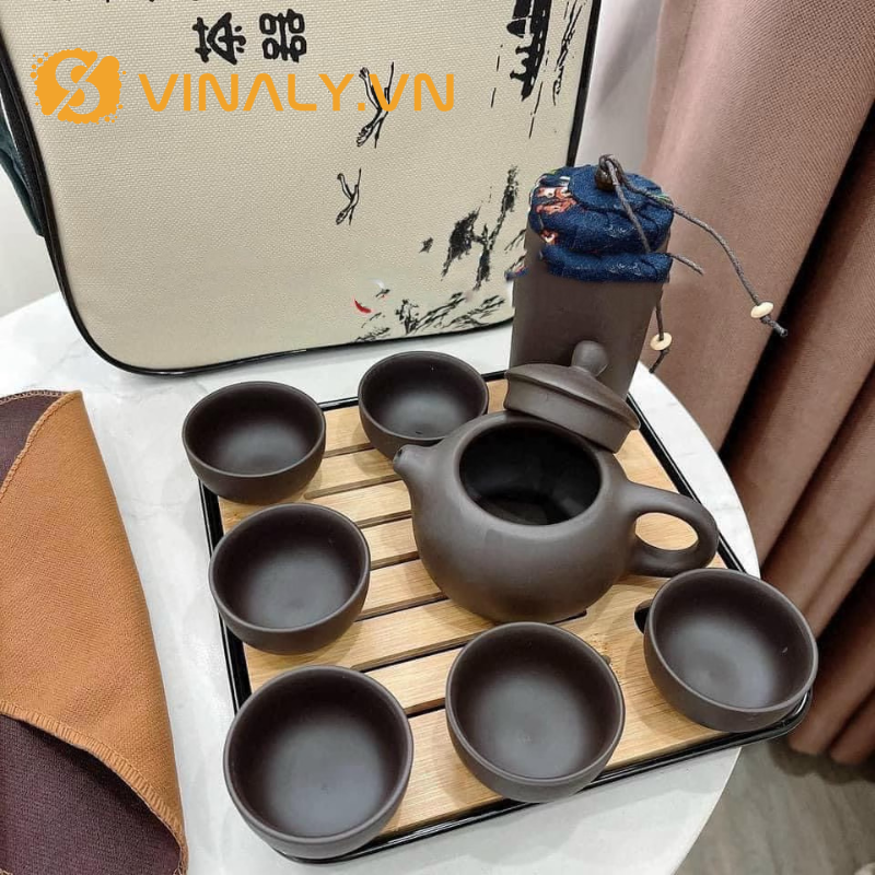 Công ty sản xuất quà tặng doanh nghiệp uy tín - Nâng cao giá trị Việt 3 Bộ ấm trà du lịch được sản xuất tỉ mỉ, chăm chút