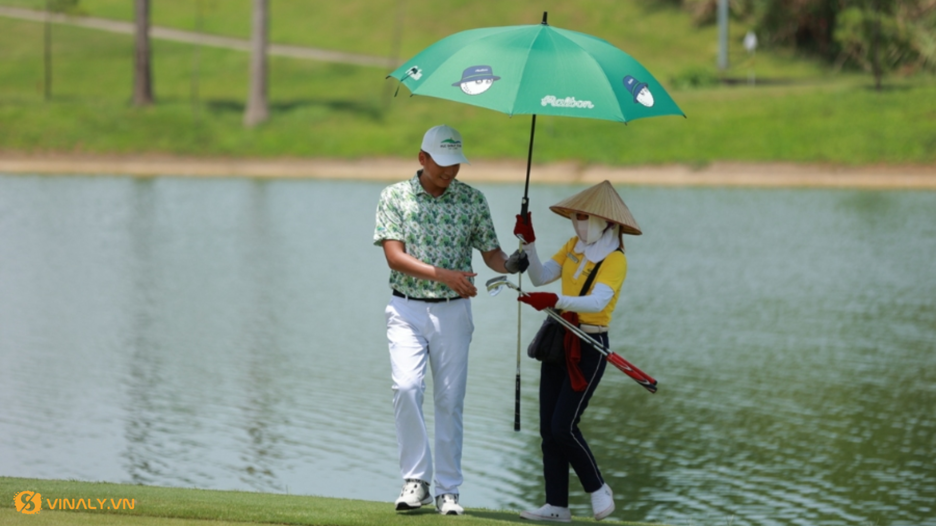 Kích thước ô dù cầm tay gấp 2 chuẩn 2026 - Bí quyết chọn dù bền đẹp 7 Dù cán thẳng phù hợp với môn thể thao ngoài trời