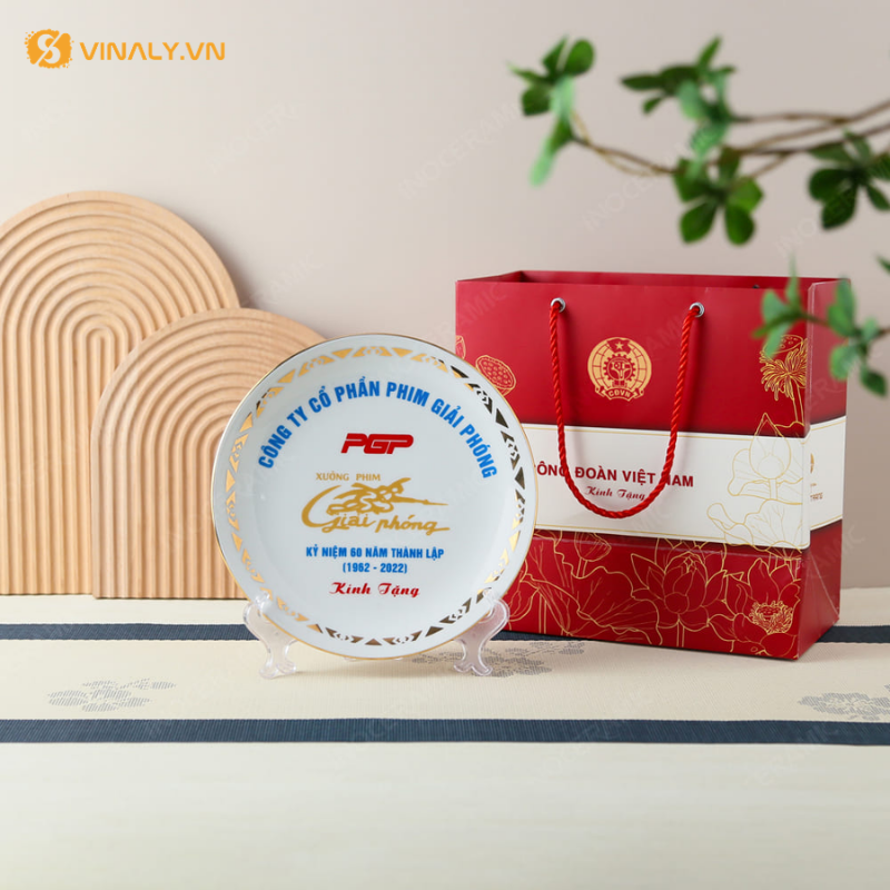 Đĩa trưng bày là món quà mang giá trị tinh thần to lớn