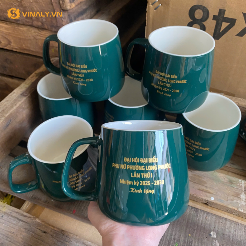 Rất nhiều đại hội phụ nữ chọn quà tặng là ly sứ