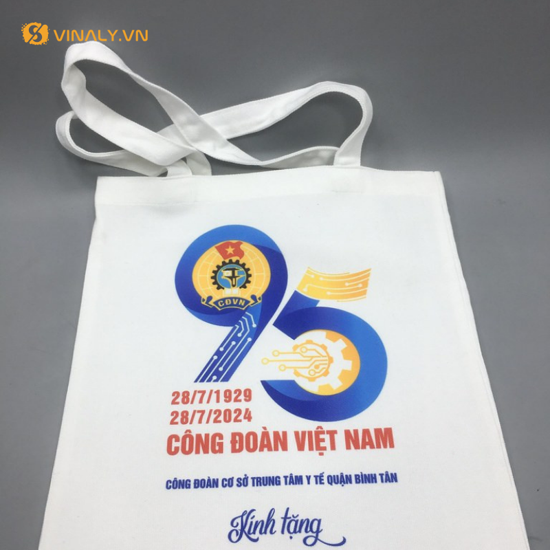 Túi tote thường được chọn làm quà