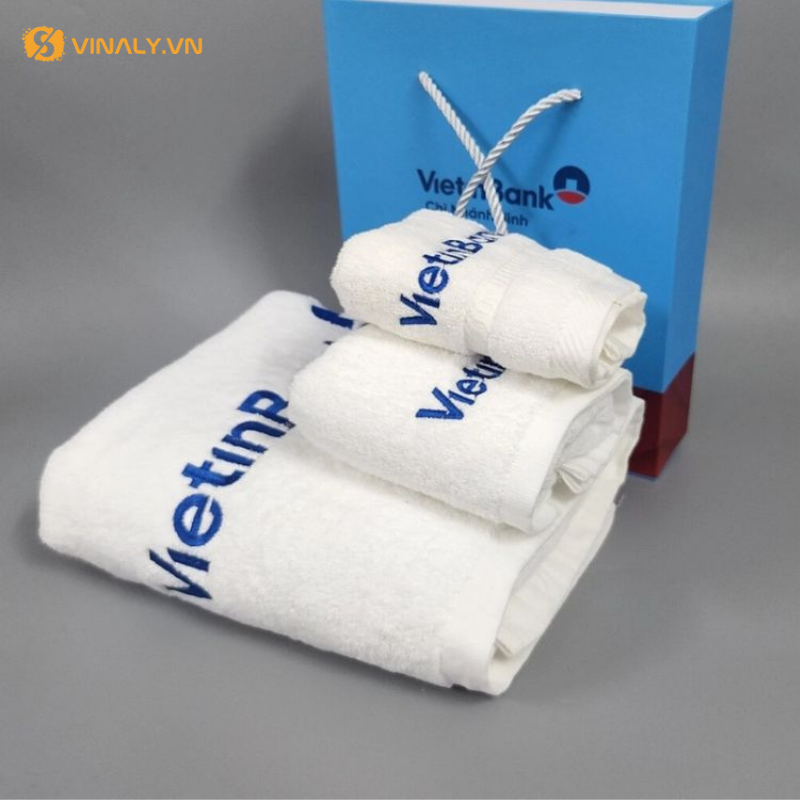 Khăn bông được đóng gói thành set, thuận tiện trong các buổi trao tặng