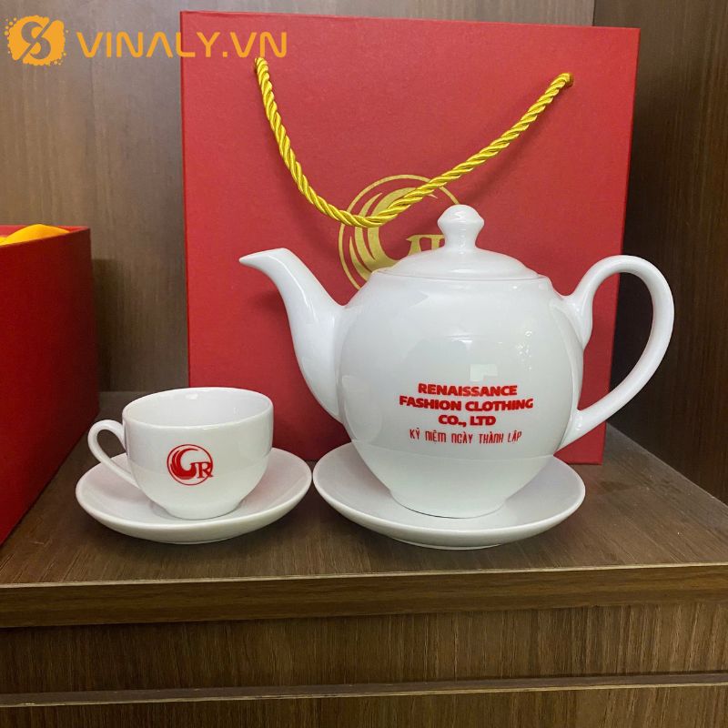 Quà tặng kỷ niệm 10 năm thành lập công ty khẳng định dấu mốc phát triển