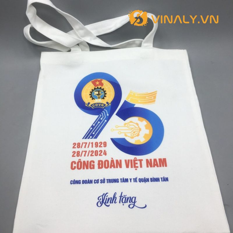 Tiêu chí chọn quà tặng kỷ niệm 10 năm thành lập công ty phù hợp