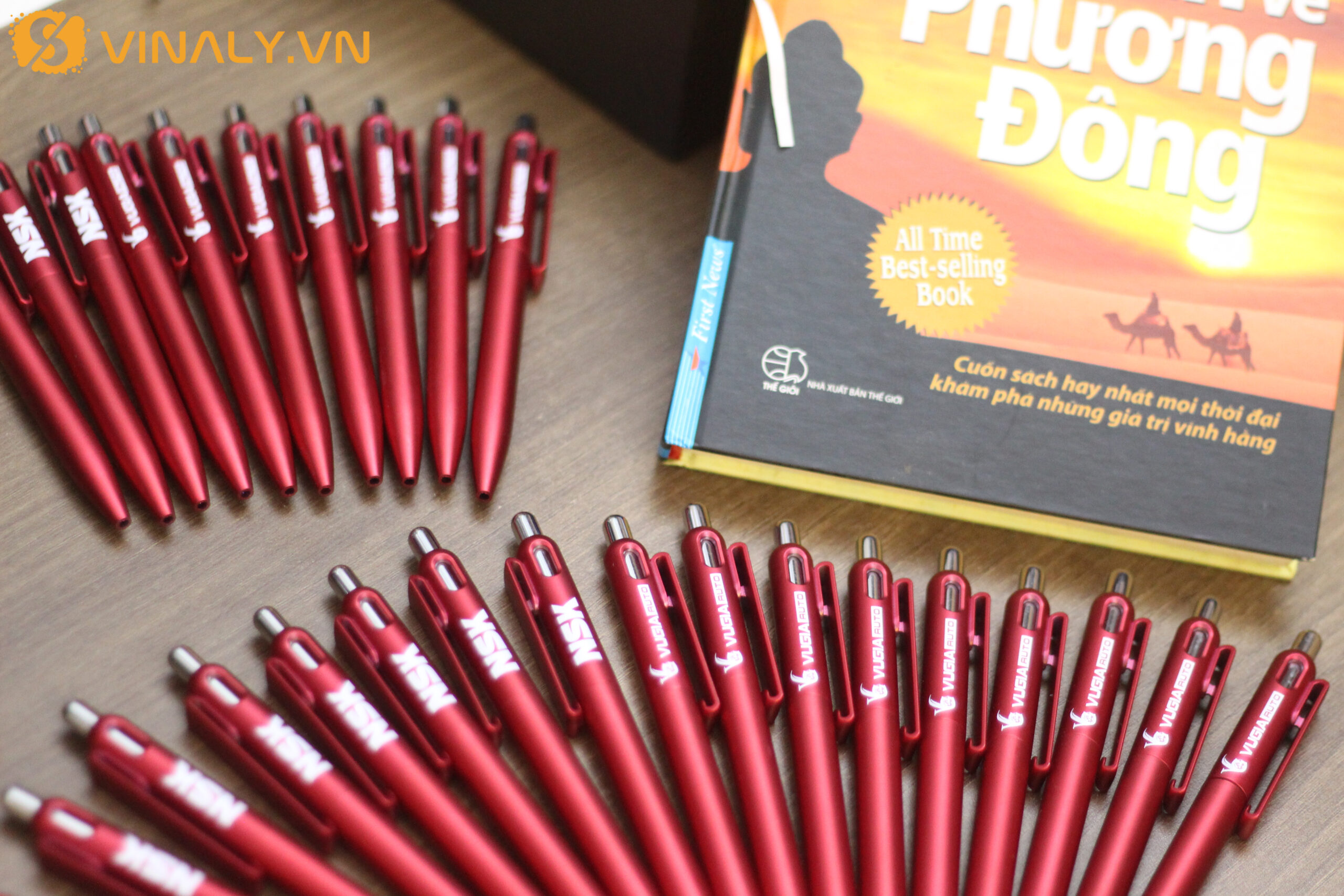 Sổ tay và bút ký là quà tặng doanh nghiệp ý nghĩa, phù hợp nhiều đối tượng