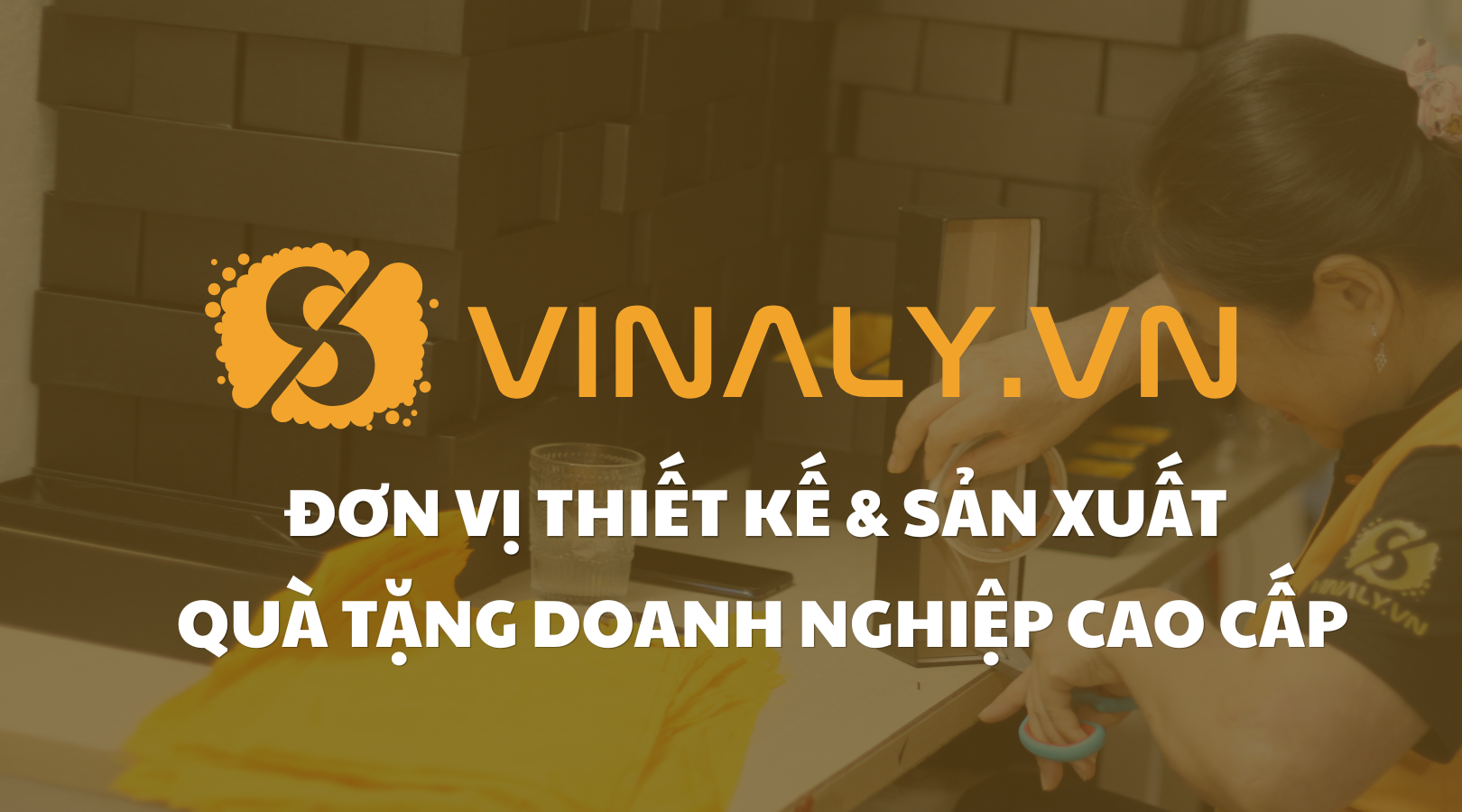 Cách Lựa Chọn Quà Tặng Cao Cấp Cho Doanh Nghiệp Tinh Tế Giúp Thương Hiệu Được Nhớ Lâu Hơn 6 Vinaly - Đơn vị thiết kế & sản xuất quà tặng doanh nghiệp cao cấp