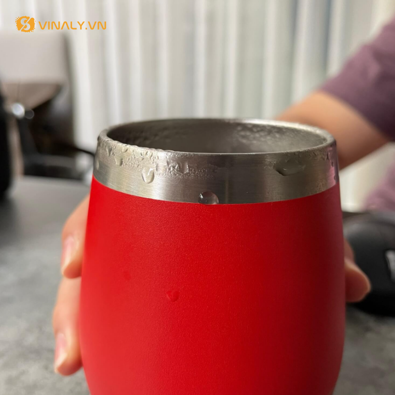 Bình giữ nhiệt không đổ mồ hôi là cách nhận biết bình có lớp chân không tốt hay không