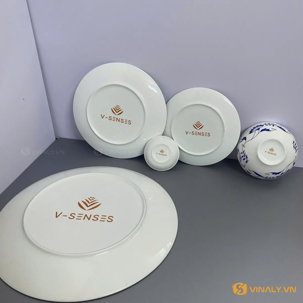 Set Quà Trung Thu Cho Nhân Viên: 20+ Mẫu Theo Ngân Sách 5 Bộ chén đĩa sứ in logo trong set quà trung thu cao cấp cho cấp quản lý