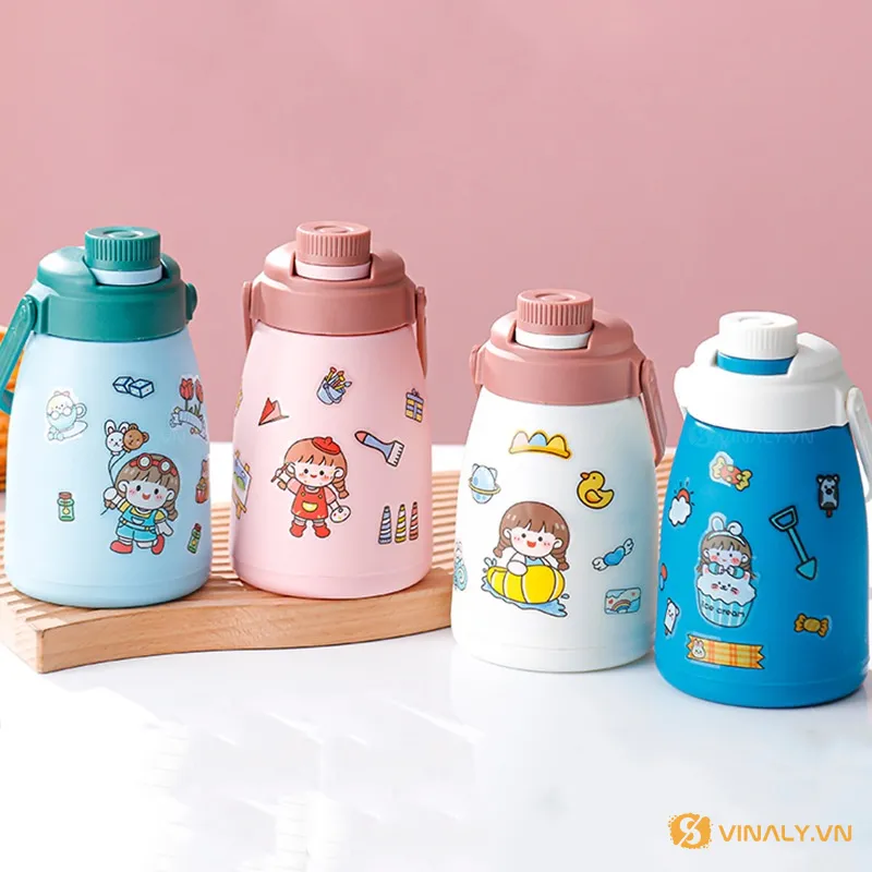 Quà Tặng Khuyến Mãi FMCG: Chọn Đúng Để Chốt Đơn Tại Điểm Bán 6 Bình bọc nhựa quai xách in logo - quà tặng khuyến mãi đóng gói giao hàng số lượng lớn