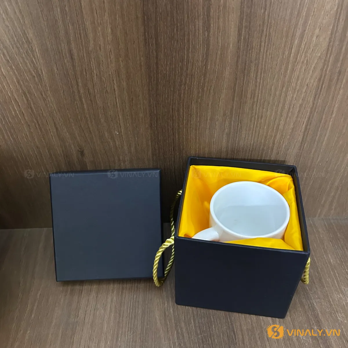 Quà Tặng Tất Niên Cho Nhân Viên Khác Gì Quà Tết? 2 Set quà tặng tất niên cho nhân viên in logo doanh nghiệp